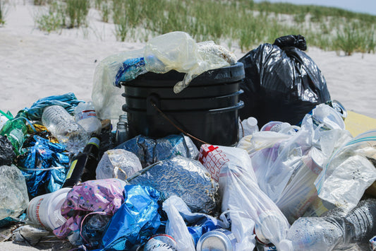♻️5 piccoli cambi per ridurre l’uso di plastica ogni giorno (senza impazzire)